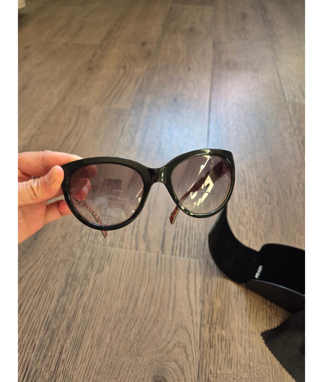 PRADA Черные пластиковые солнцезащитные очки, фото 2