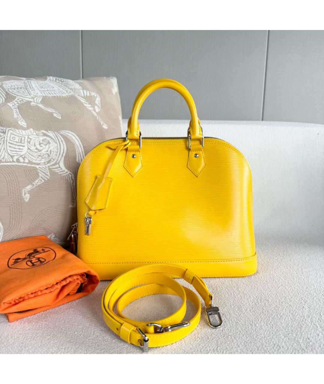 LOUIS VUITTON Желтая сумка через плечо, фото 2