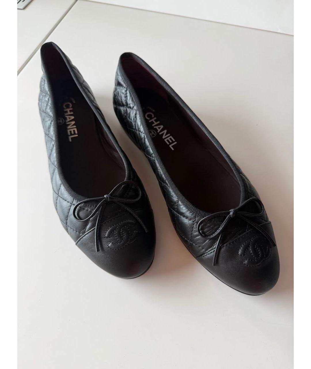 CHANEL Черные кожаные балетки, фото 2