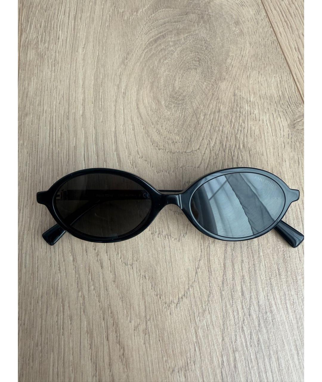 MIU MIU Черные пластиковые солнцезащитные очки, фото 4