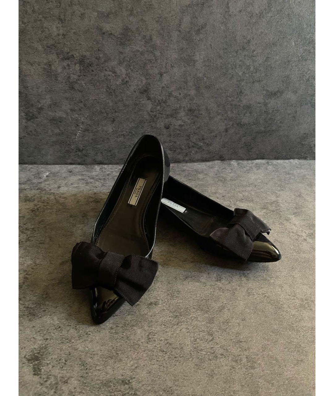 PRADA Черные балетки из лакированной кожи, фото 3