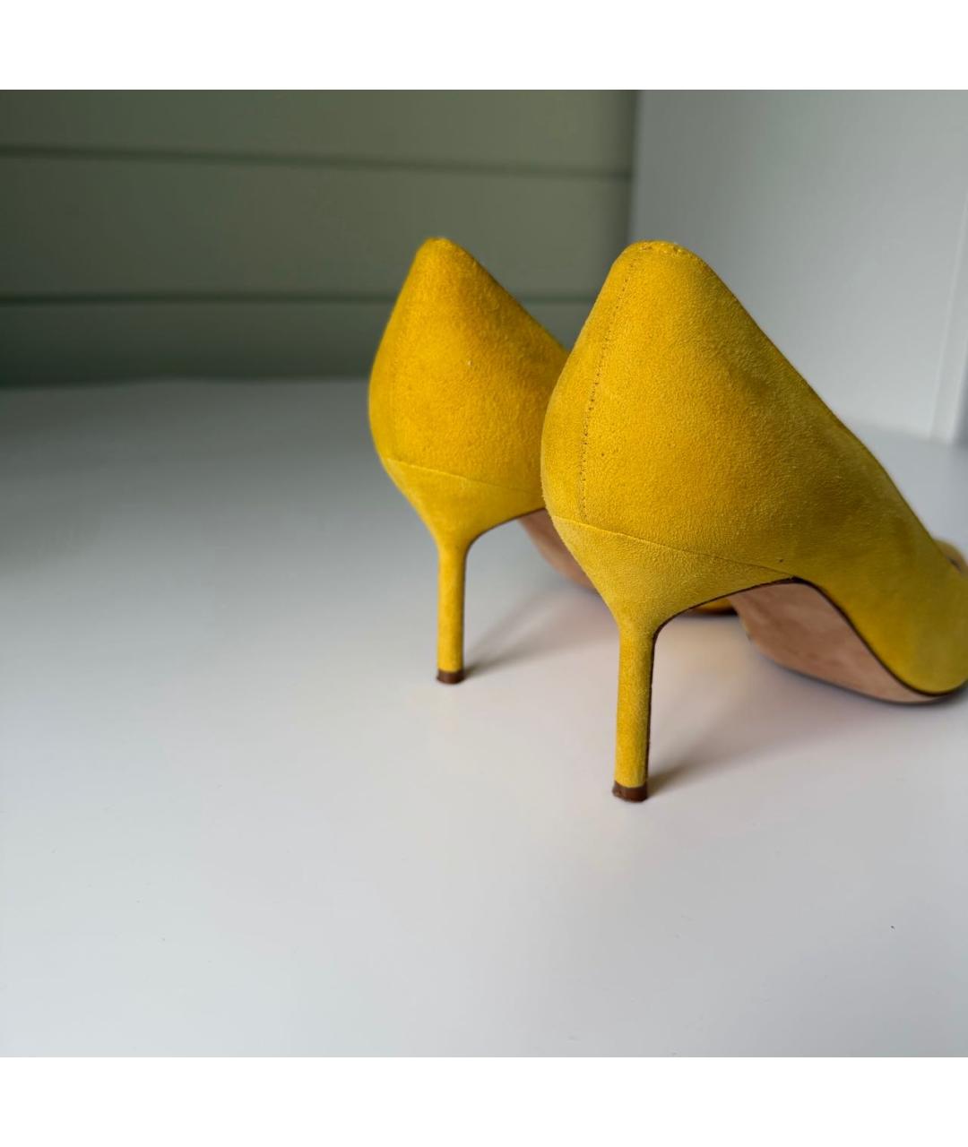 MANOLO BLAHNIK Желтые замшевые туфли, фото 3