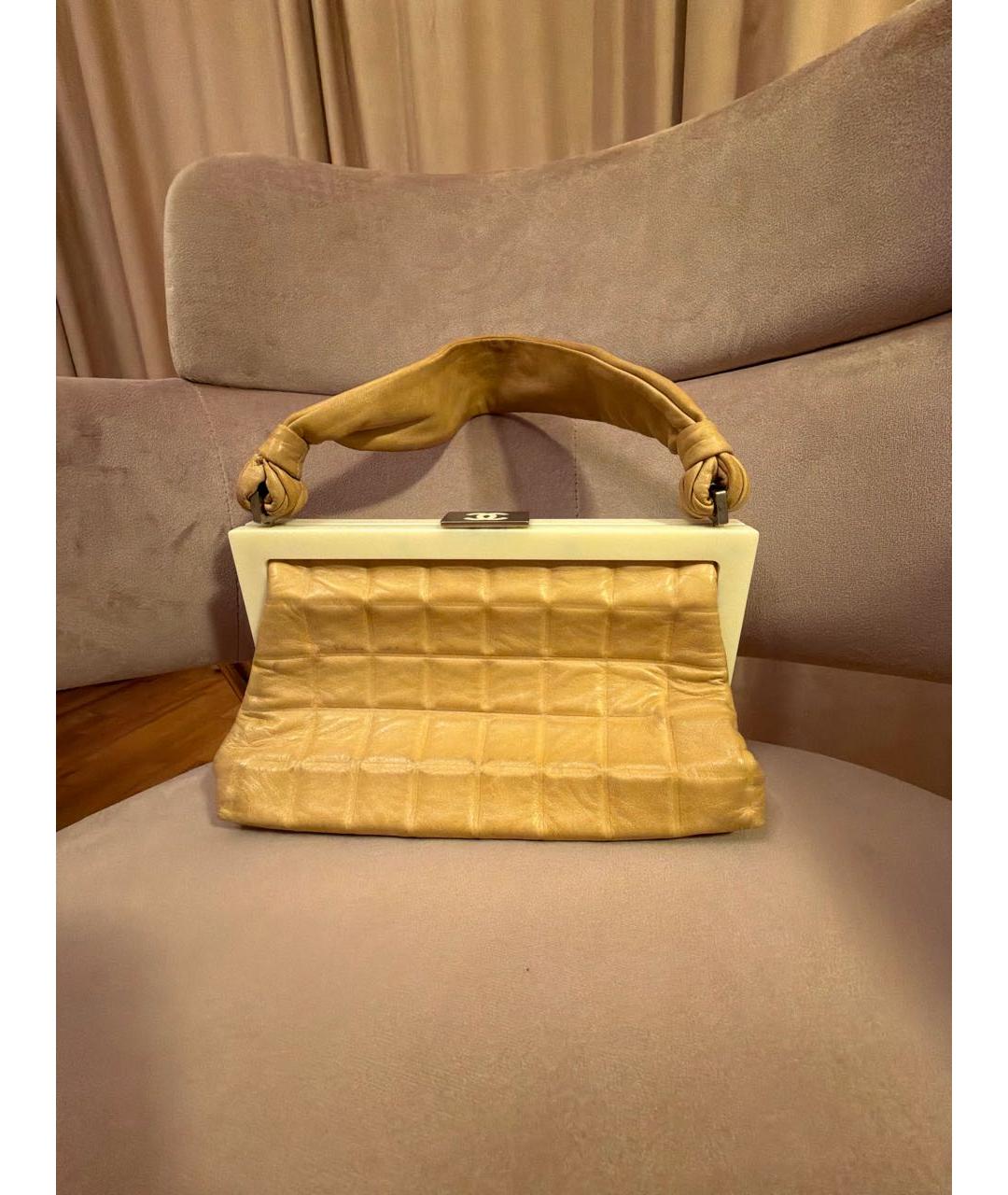 CHANEL Бежевая кожаная сумка с короткими ручками, фото 5