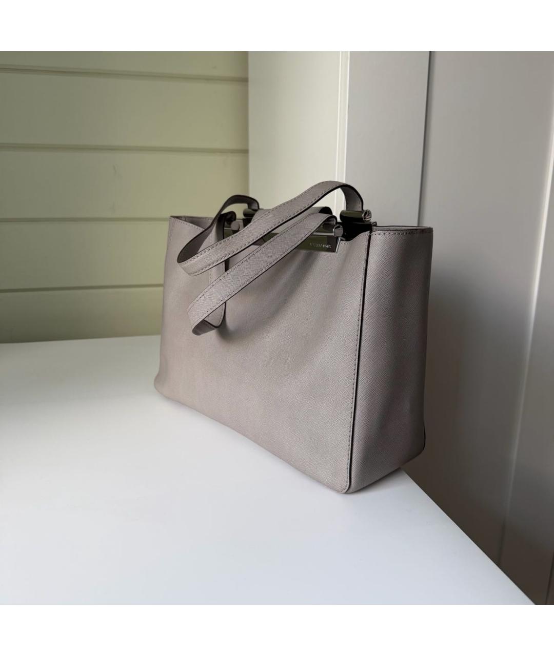 MICHAEL KORS Серая кожаная сумка с короткими ручками, фото 2