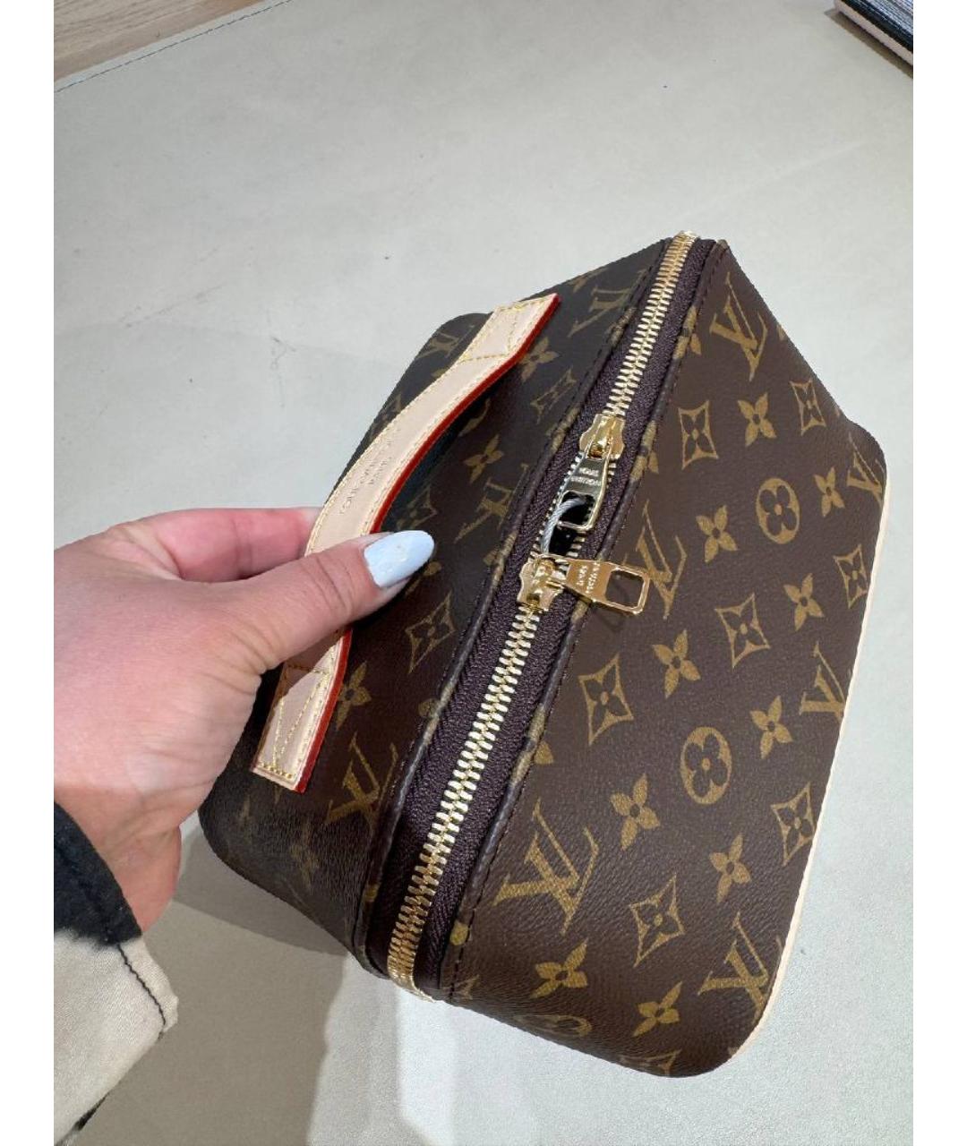 LOUIS VUITTON Коричневая косметичка из канвы, фото 5