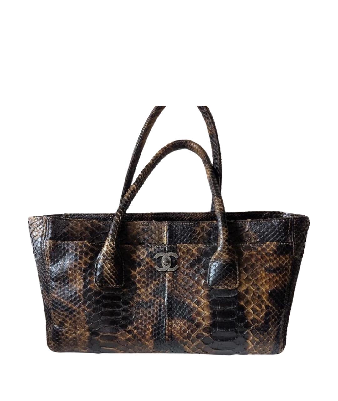 CHANEL Коричневая сумка тоут из экзотической кожи, фото 1