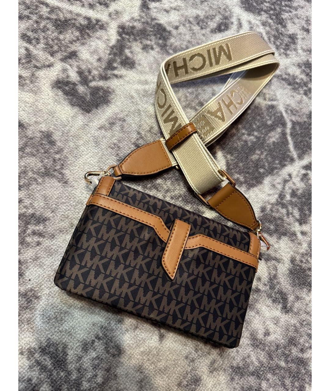 MICHAEL KORS Коричневая сумка через плечо из канвы, фото 3
