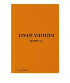 THAMES & HUDSON Книга