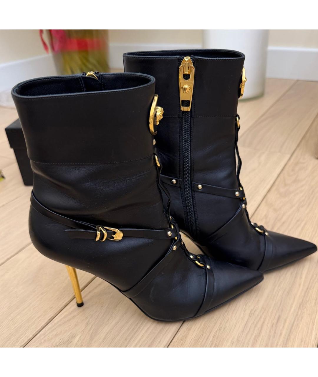 VERSACE Черные кожаные ботильоны, фото 4