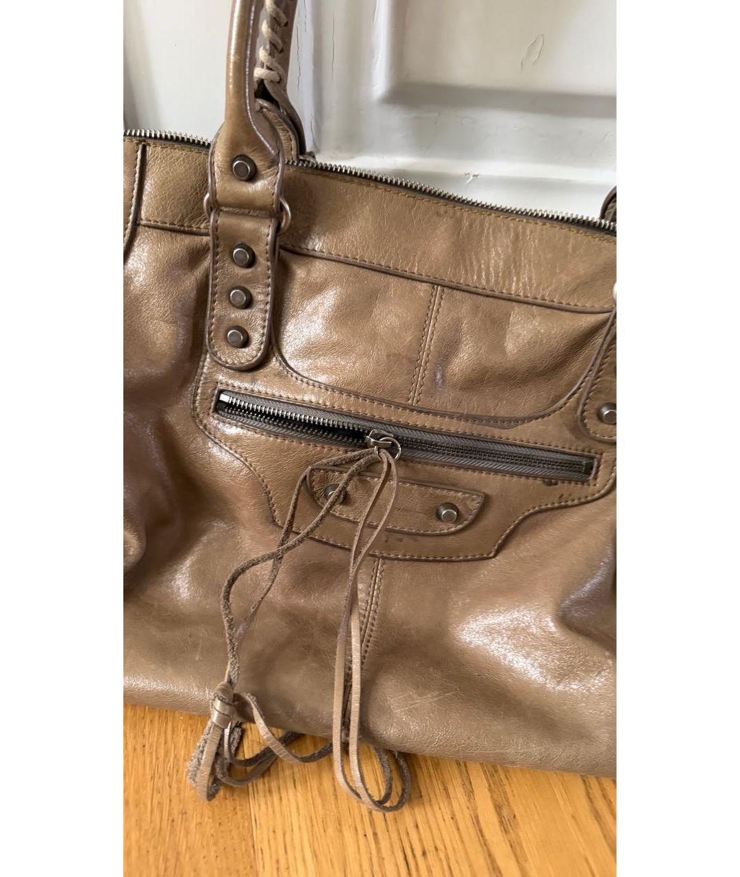 BALENCIAGA Бежевая кожаная сумка с короткими ручками, фото 4