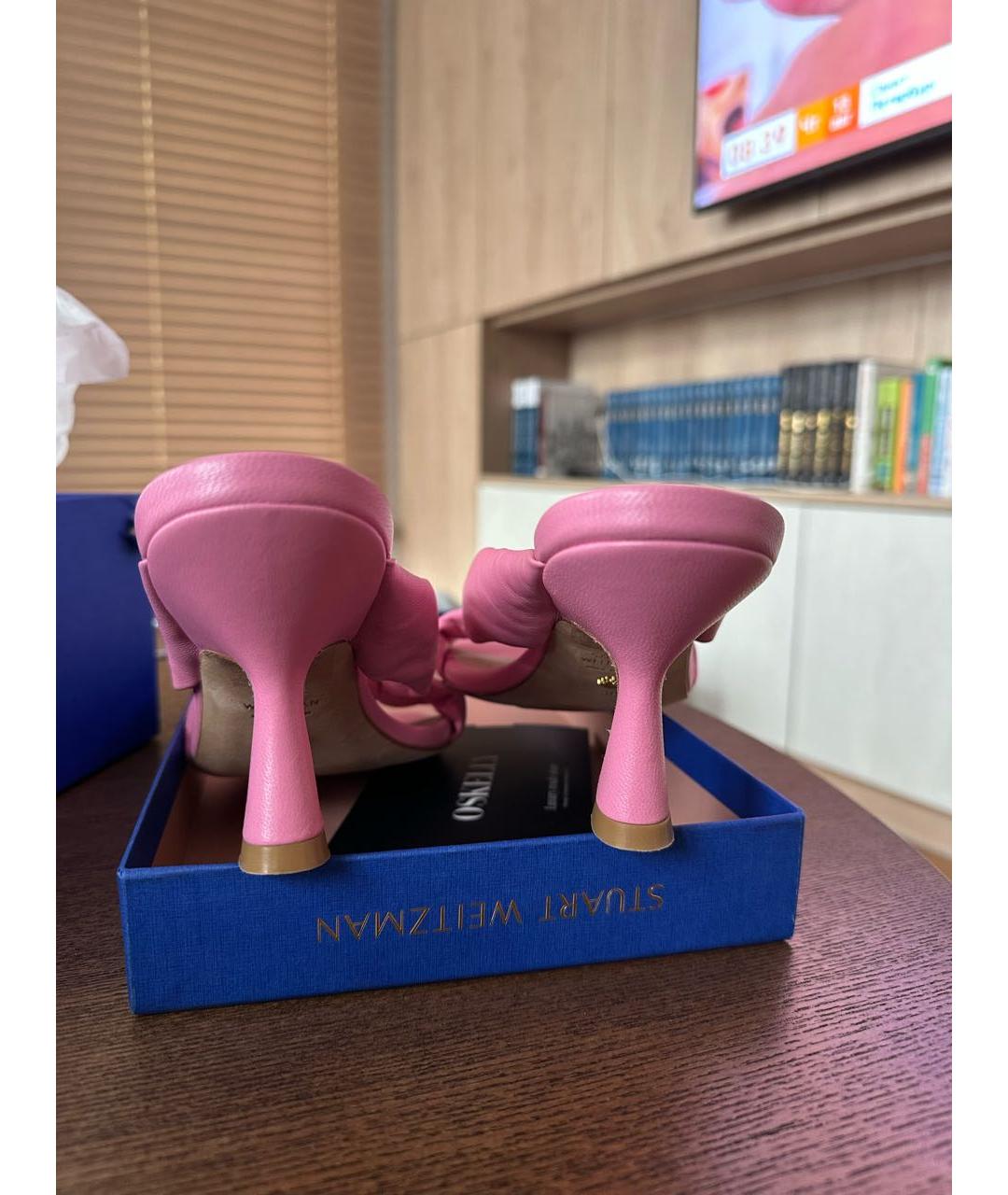 STUART WEITZMAN Розовые кожаные мюли, фото 3