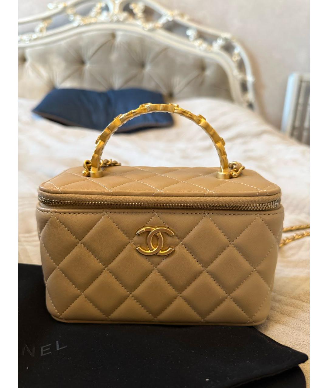 CHANEL Бежевая кожаная сумка с короткими ручками, фото 7