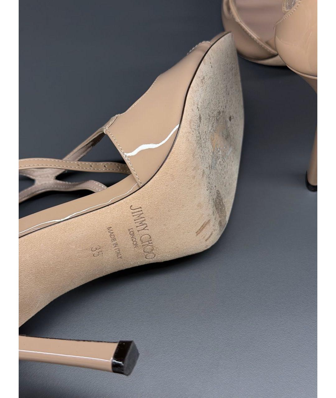 JIMMY CHOO Бежевые босоножки из лакированной кожи, фото 4