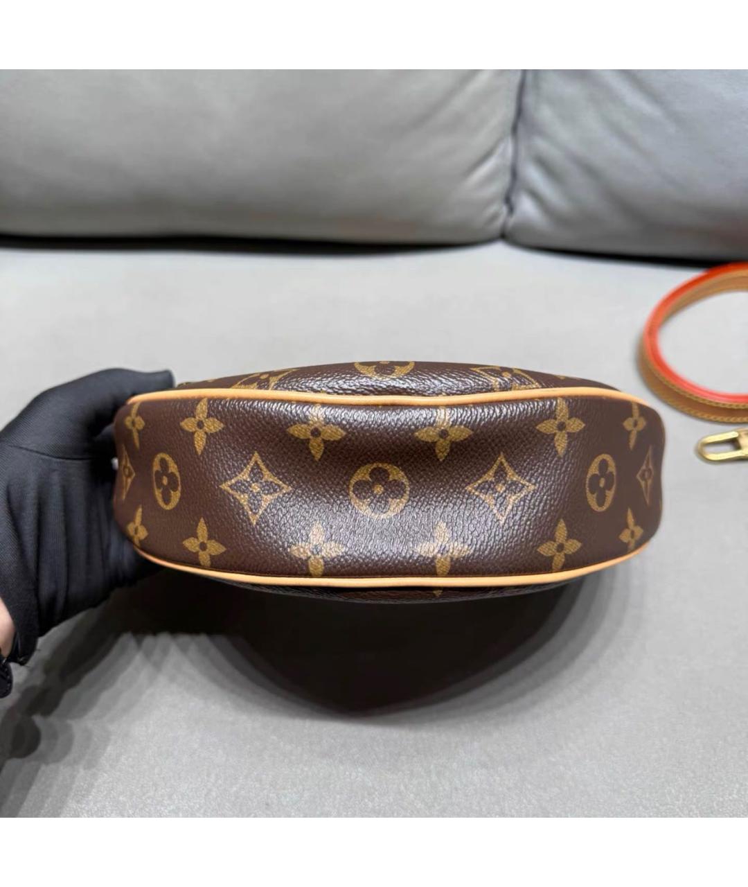 LOUIS VUITTON Коричневая кожаная сумка через плечо, фото 6