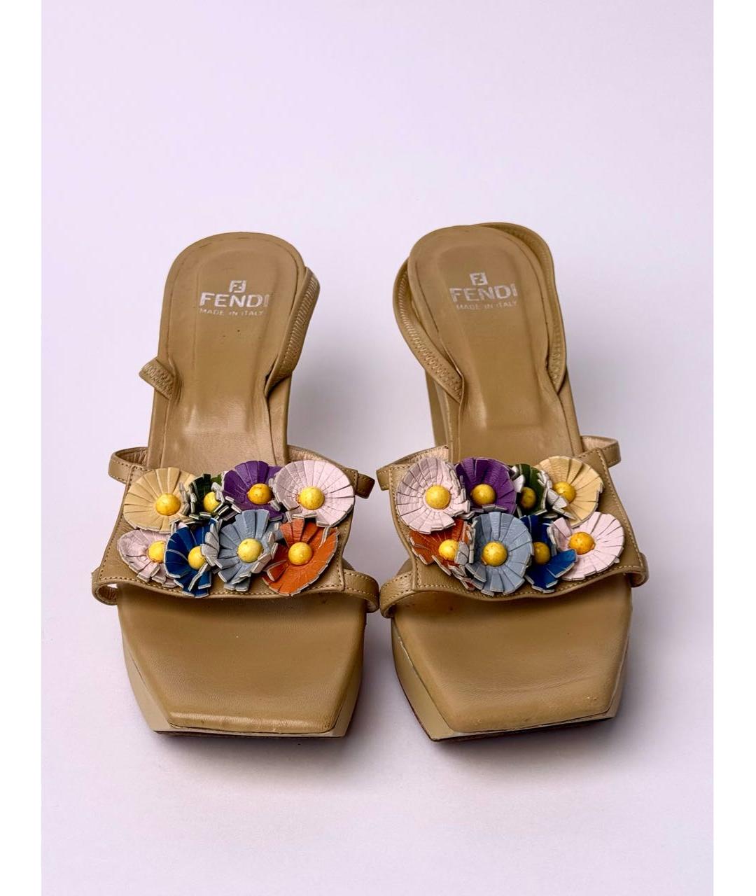 FENDI Бежевые кожаные босоножки, фото 3