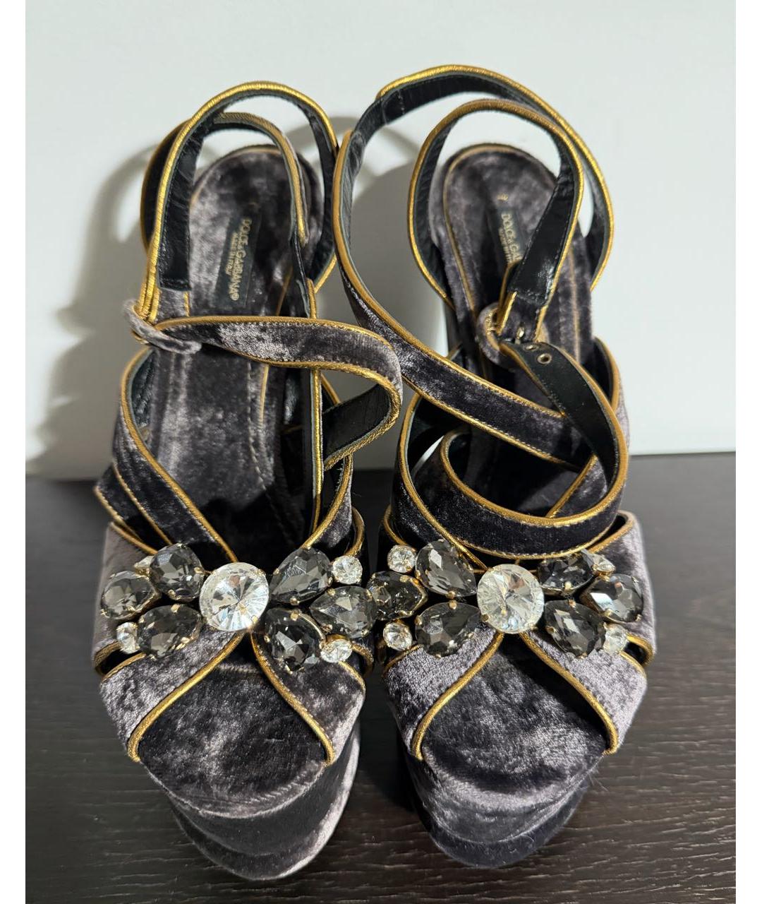 DOLCE&GABBANA Антрацитовые бархатные босоножки, фото 2