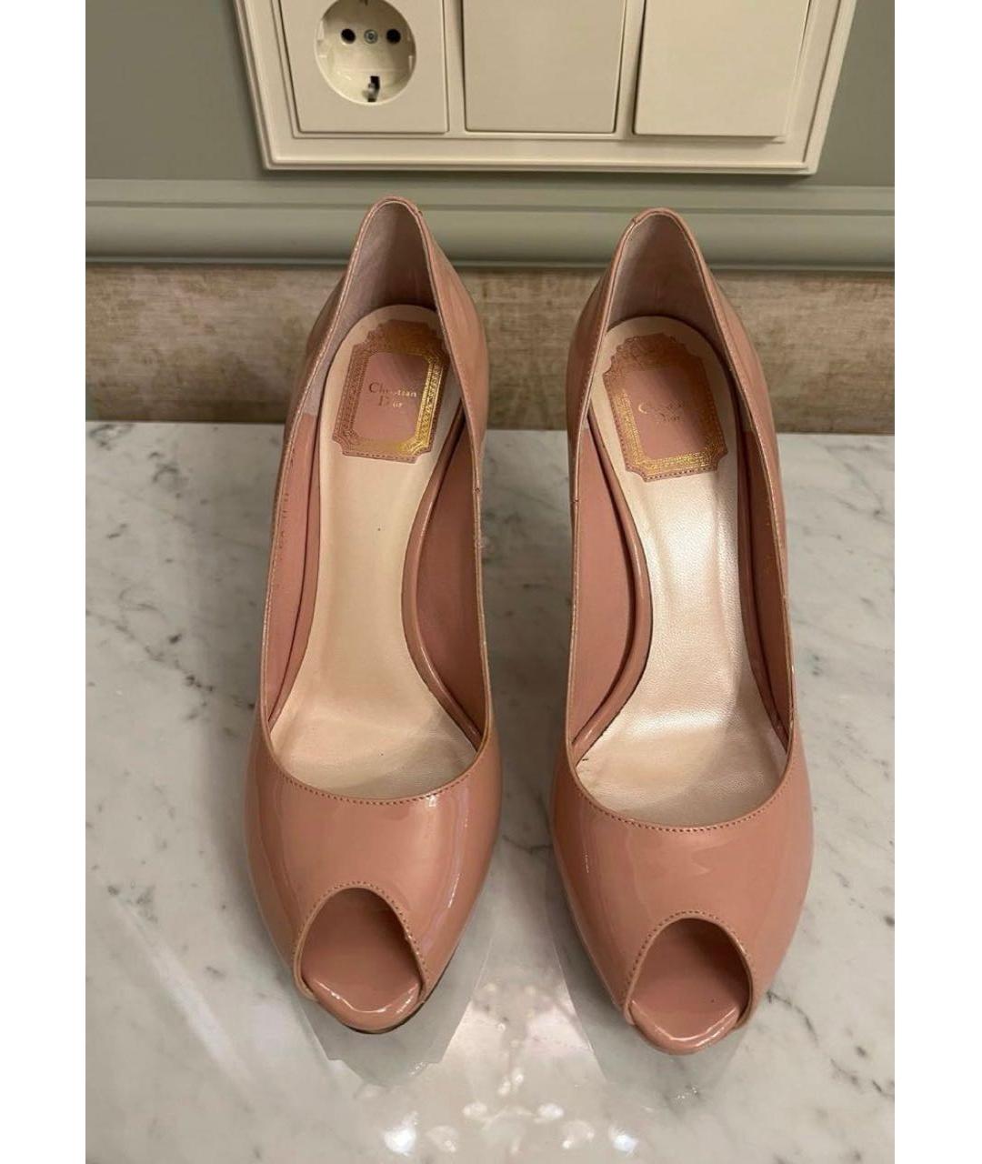 CHRISTIAN DIOR Бежевые туфли из лакированной кожи, фото 2