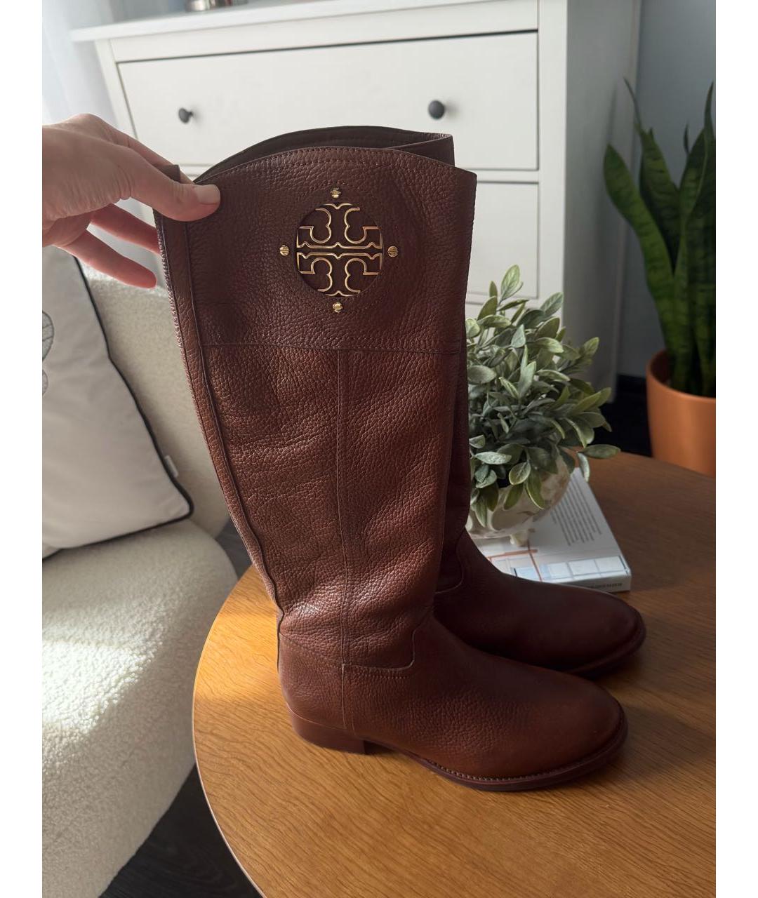 TORY BURCH Коричневые кожаные сапоги, фото 9