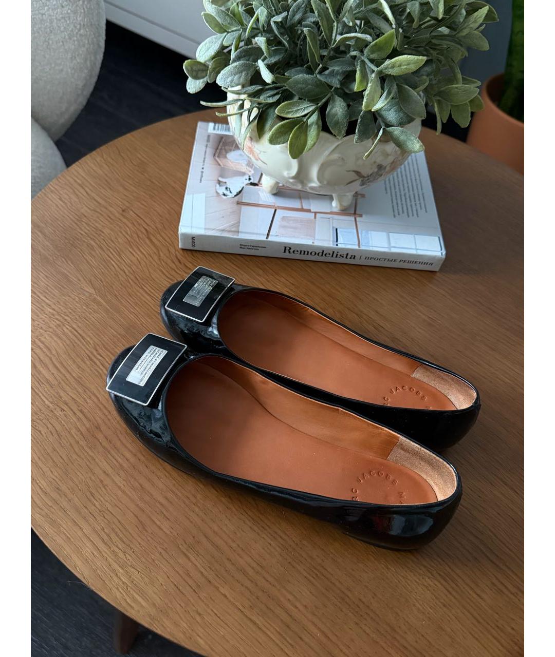 MARC JACOBS Черные балетки из лакированной кожи, фото 9