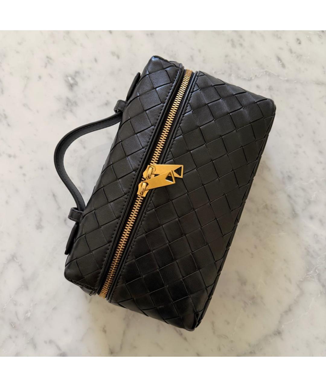 BOTTEGA VENETA Черная кожаная сумка с короткими ручками, фото 6