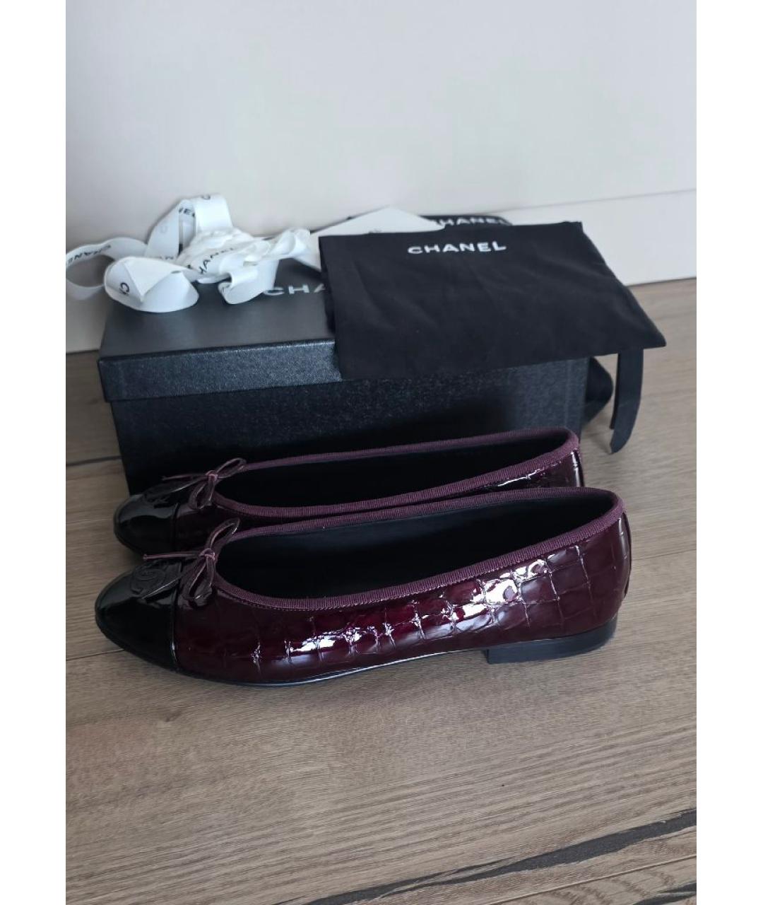 CHANEL Бордовые балетки из кожи крокодила, фото 5