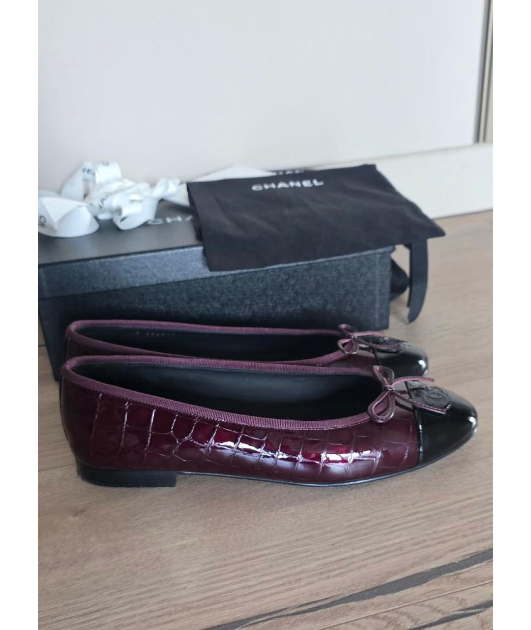 CHANEL Бордовые балетки из кожи крокодила, фото 7