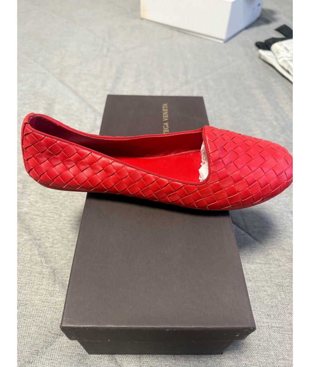 BOTTEGA VENETA Красные кожаные балетки, фото 5