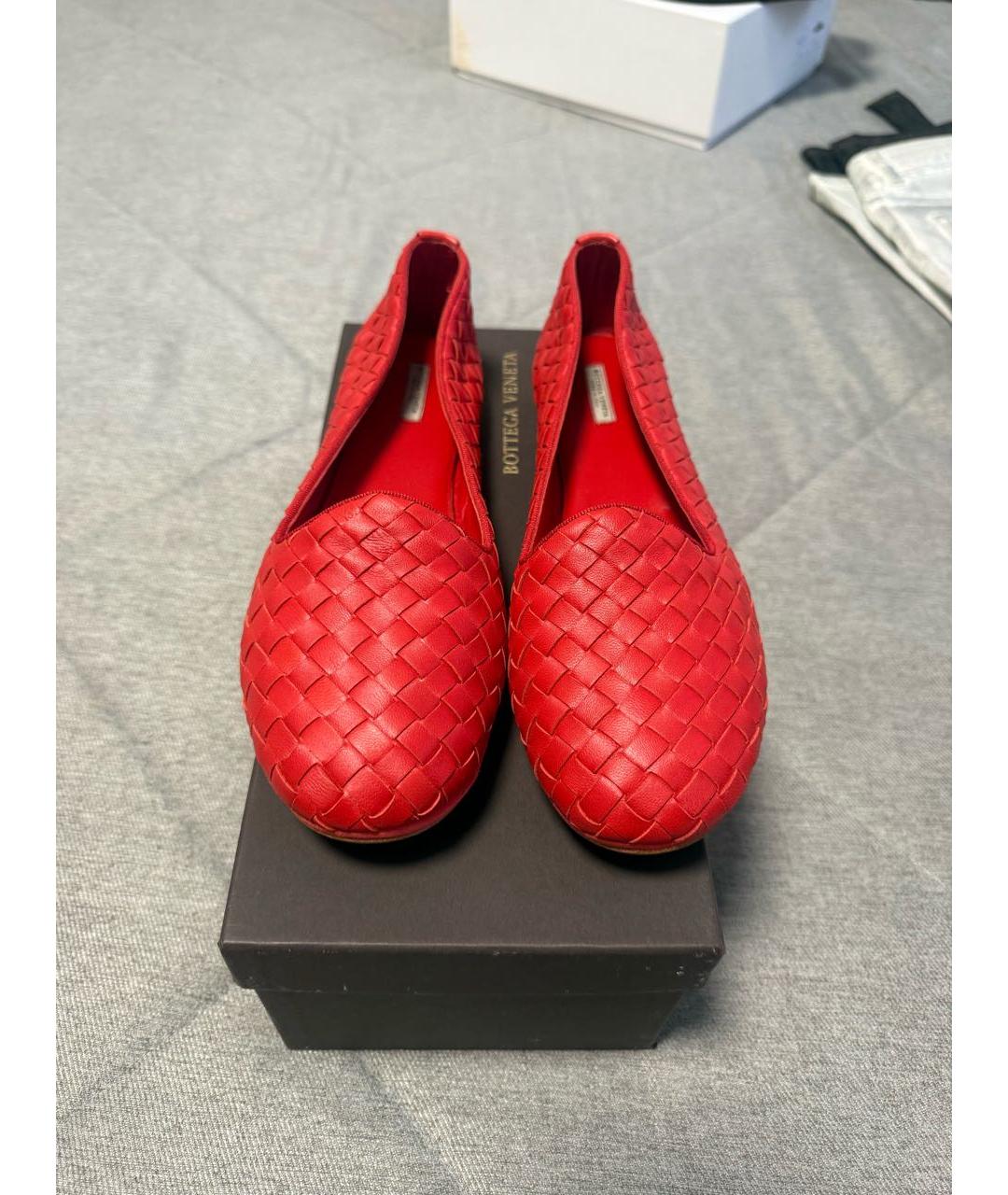 BOTTEGA VENETA Красные кожаные балетки, фото 2
