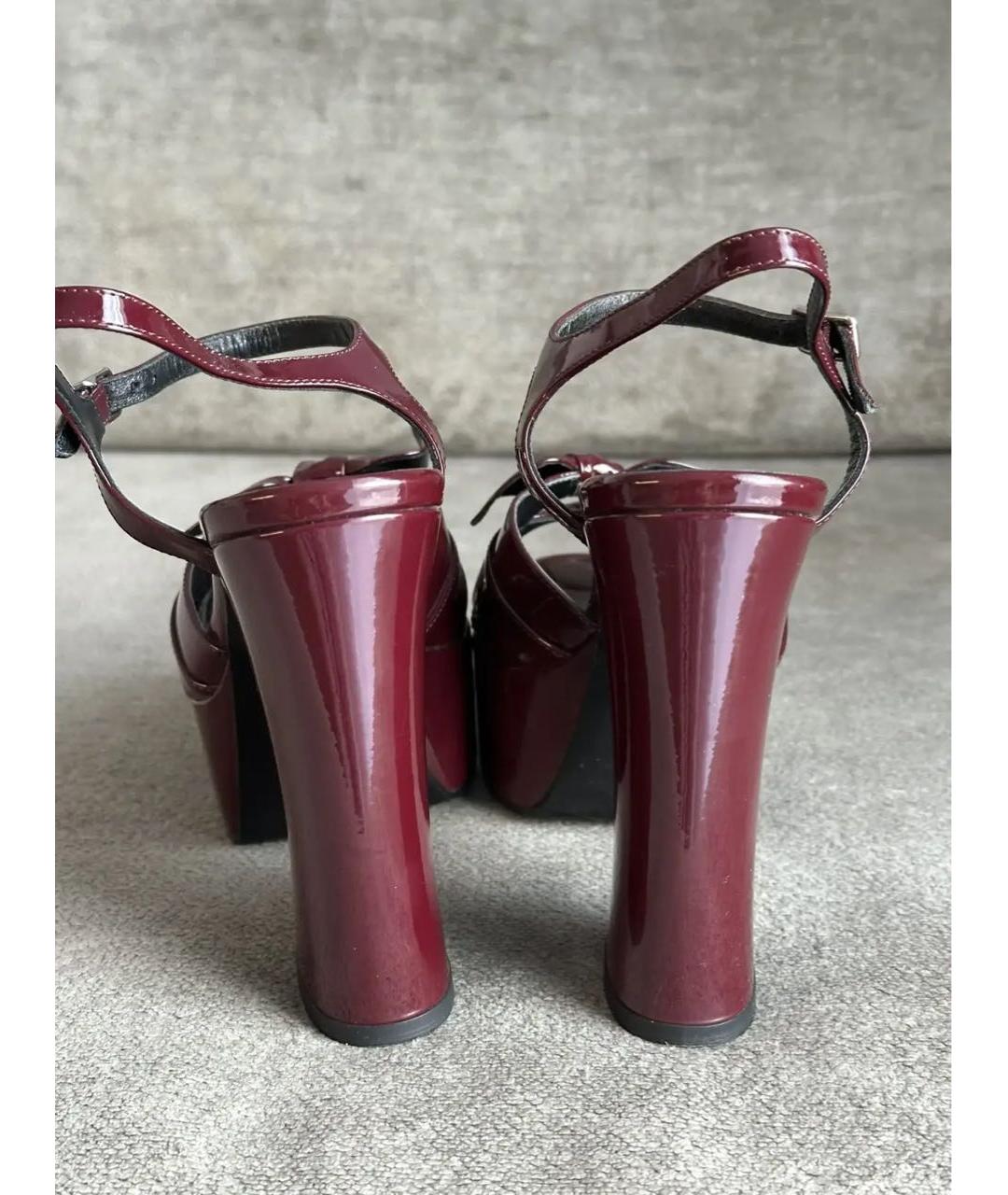 SAINT LAURENT Бордовые босоножки из лакированной кожи, фото 4