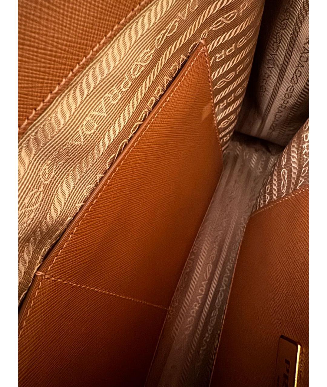 PRADA Коричневая кожаная сумка с короткими ручками, фото 6