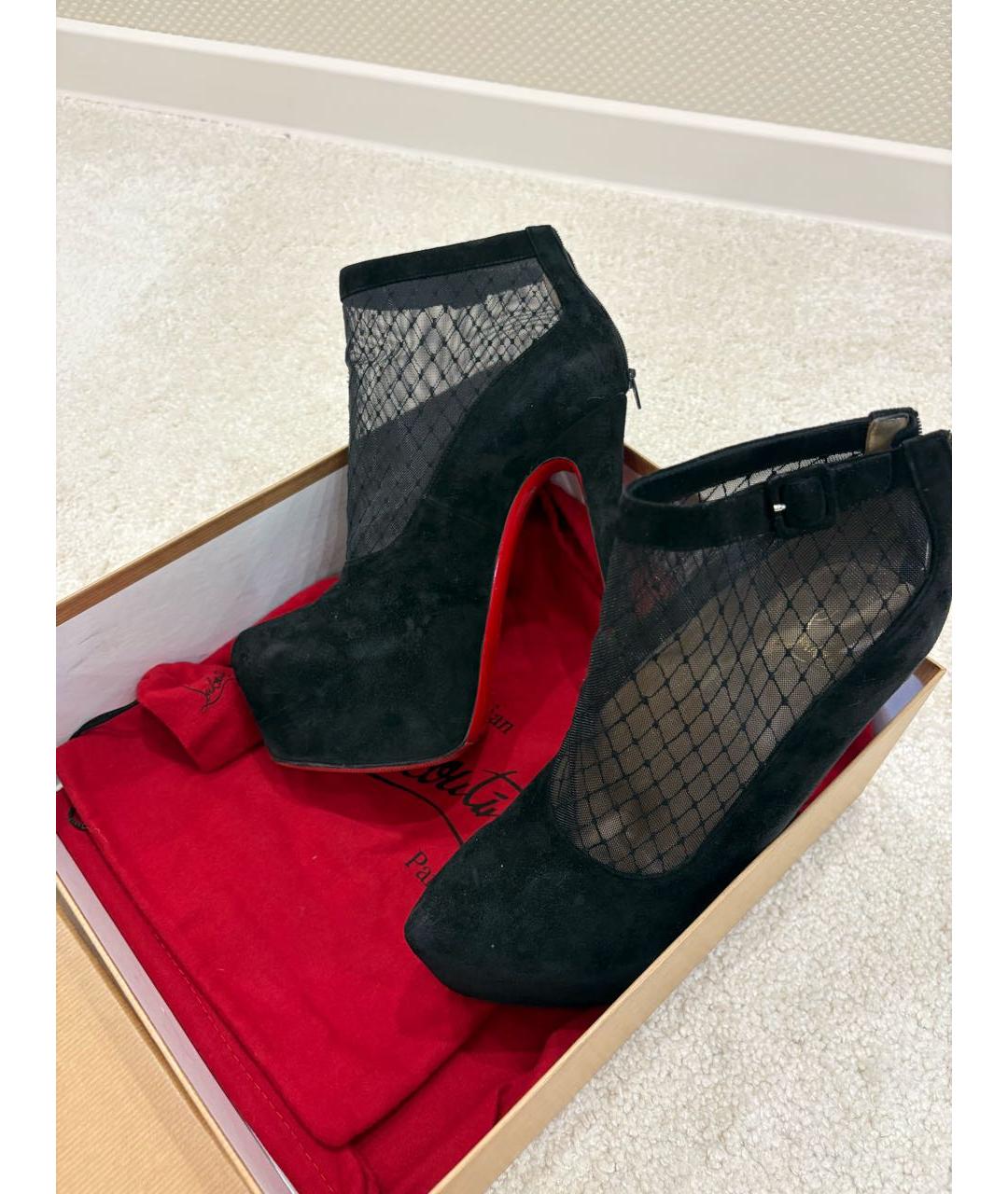 CHRISTIAN LOUBOUTIN Черные замшевые ботильоны, фото 5