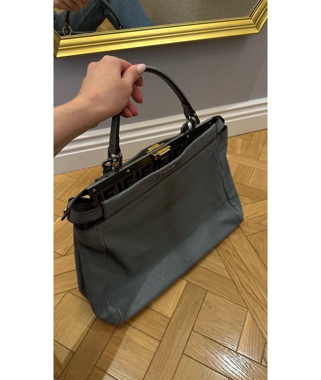 FENDI Серая кожаная сумка с короткими ручками, фото 2