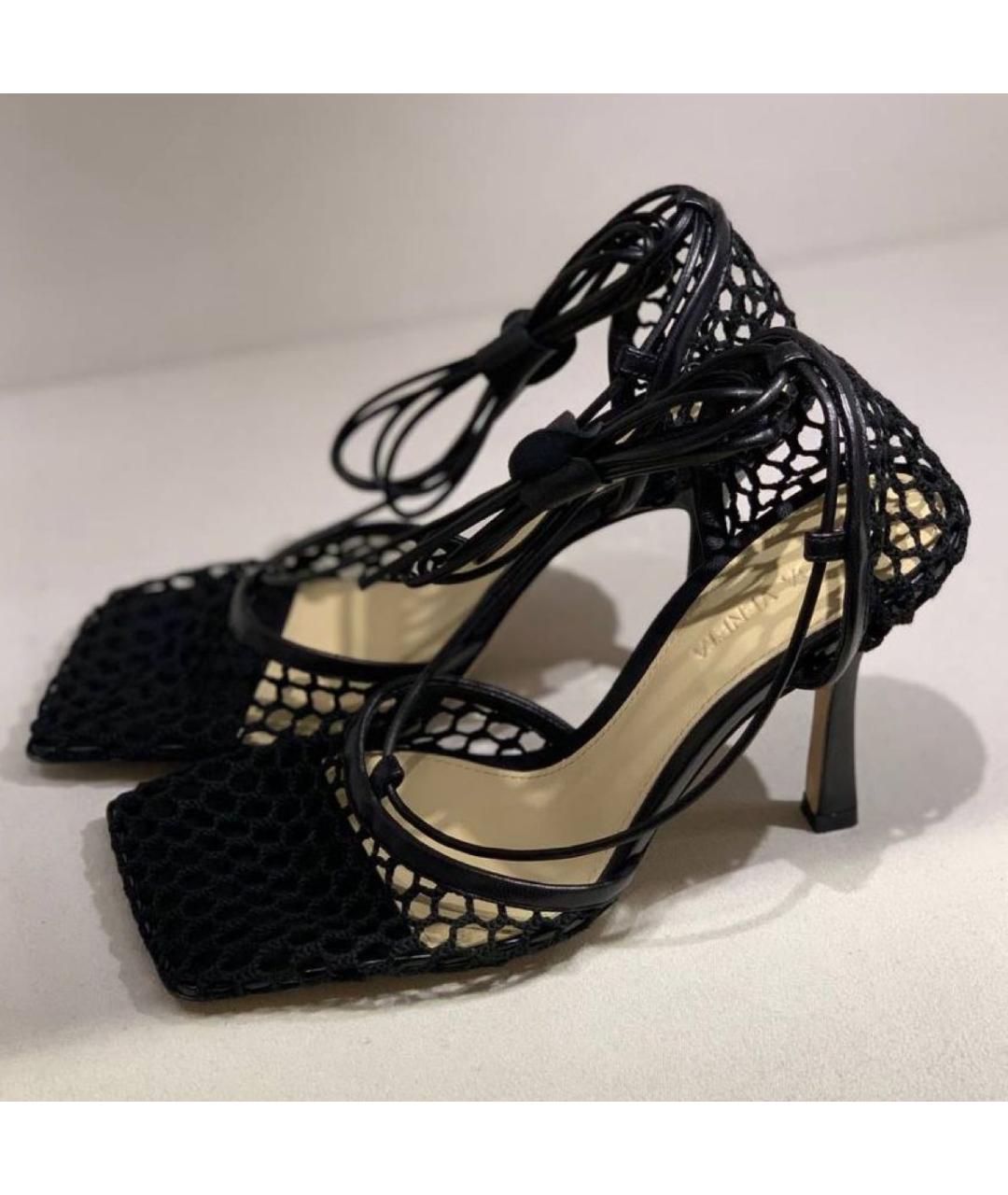 BOTTEGA VENETA Черные текстильные босоножки, фото 2