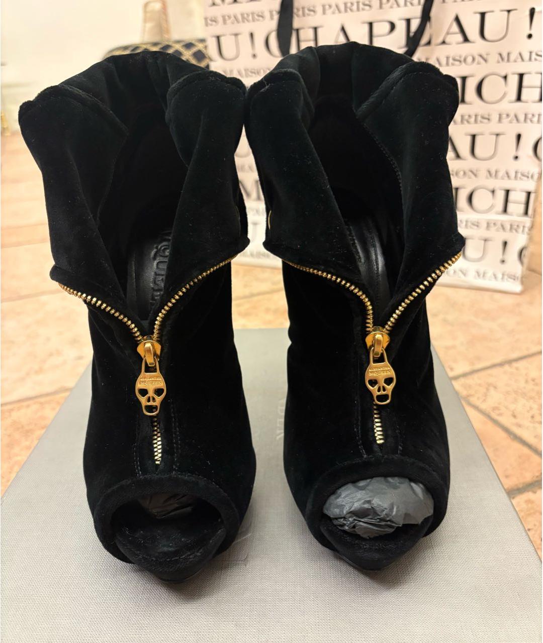ALEXANDER MCQUEEN Черные бархатные ботильоны, фото 2