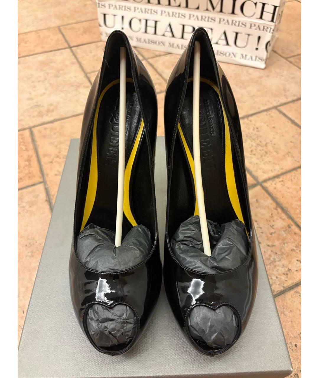 ALEXANDER MCQUEEN Черные туфли из лакированной кожи, фото 3
