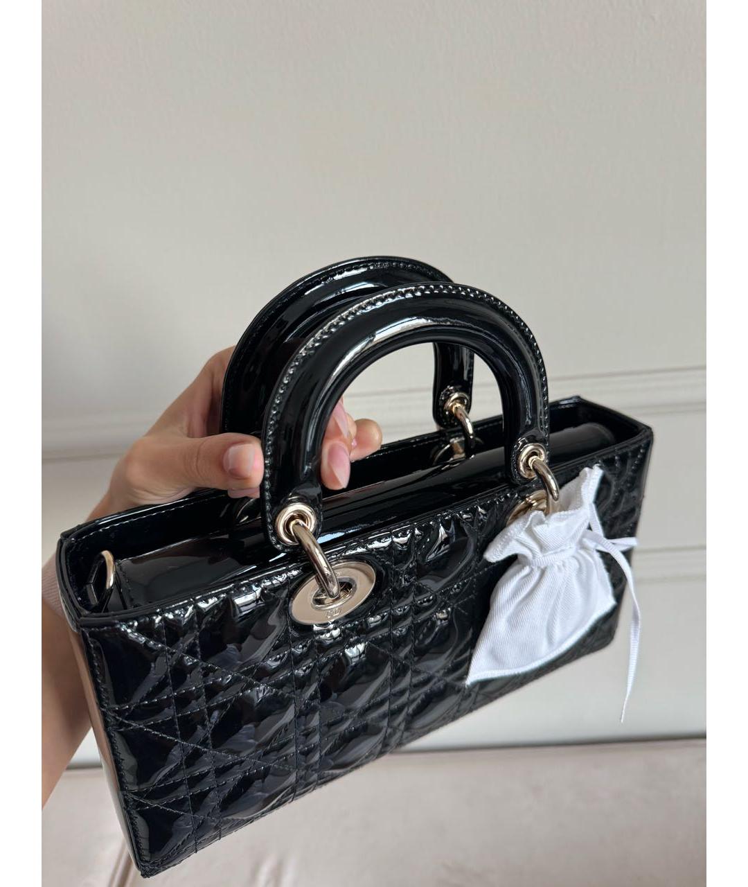 CHRISTIAN DIOR Черная сумка с короткими ручками из лакированной кожи, фото 3