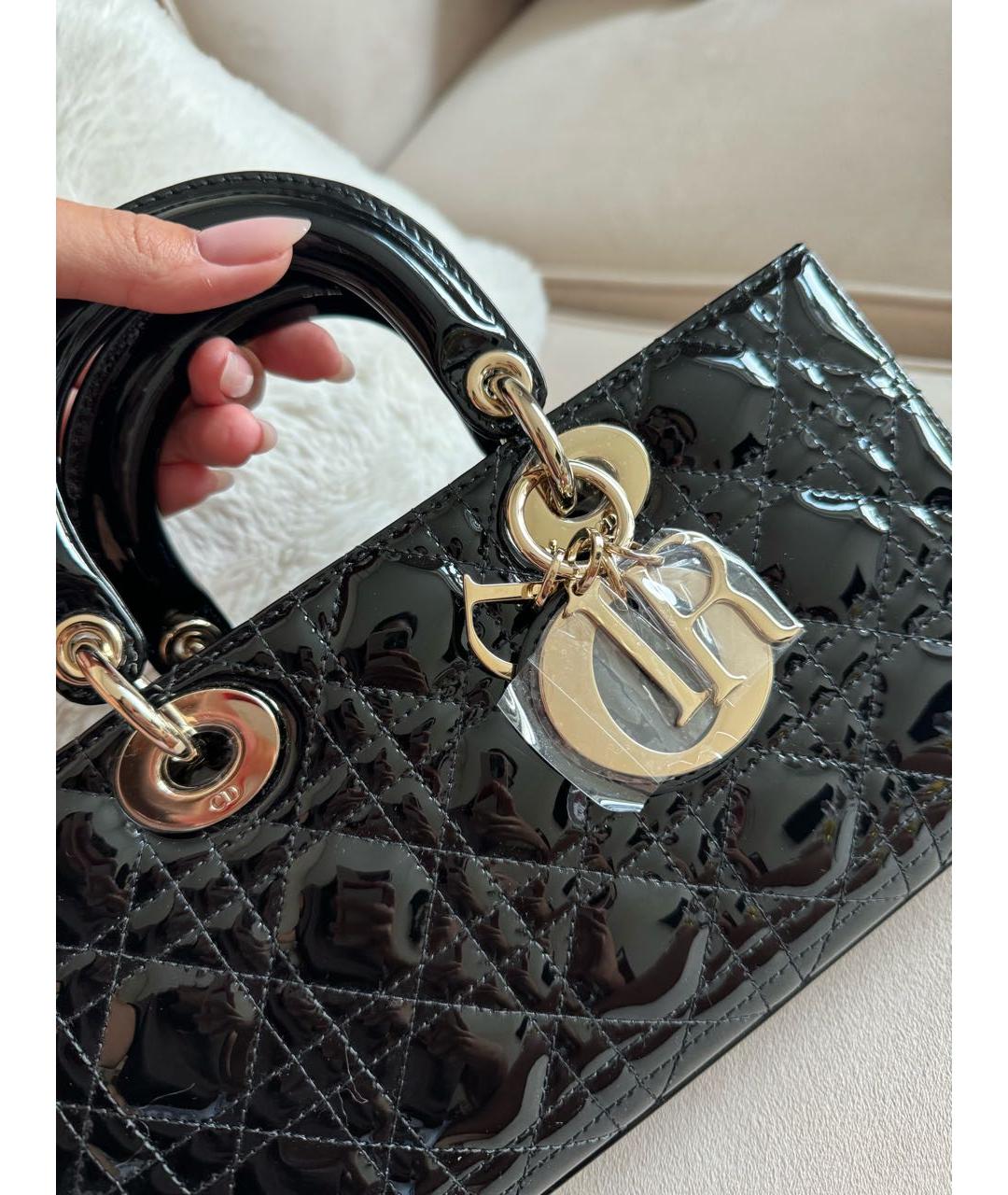 CHRISTIAN DIOR Черная сумка с короткими ручками из лакированной кожи, фото 5