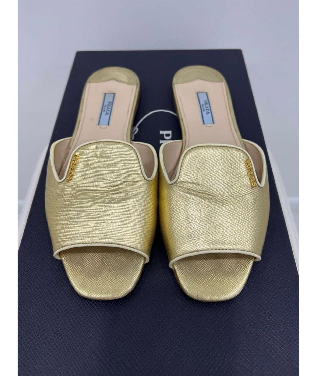 PRADA Золотые кожаные мюли, фото 3