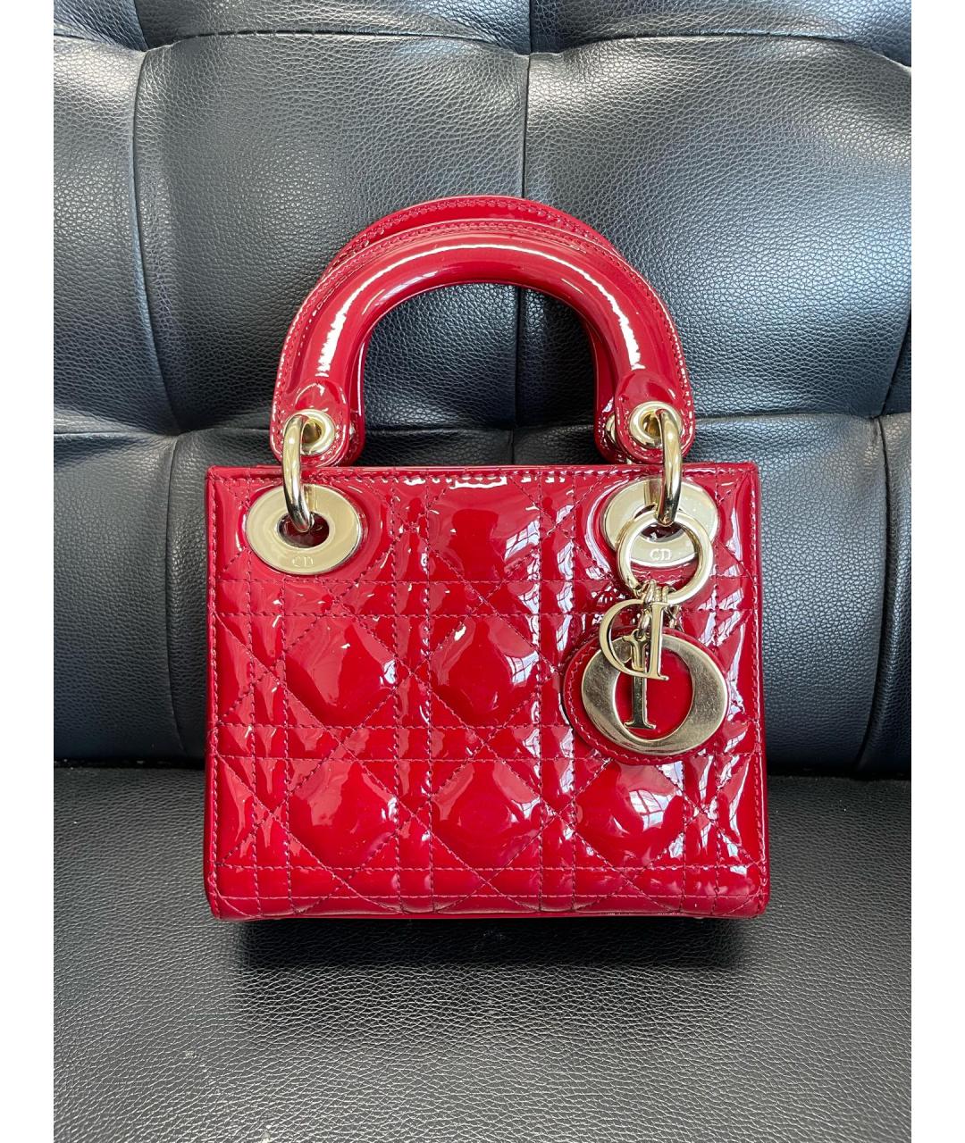 CHRISTIAN DIOR Красная сумка с короткими ручками из лакированной кожи, фото 3