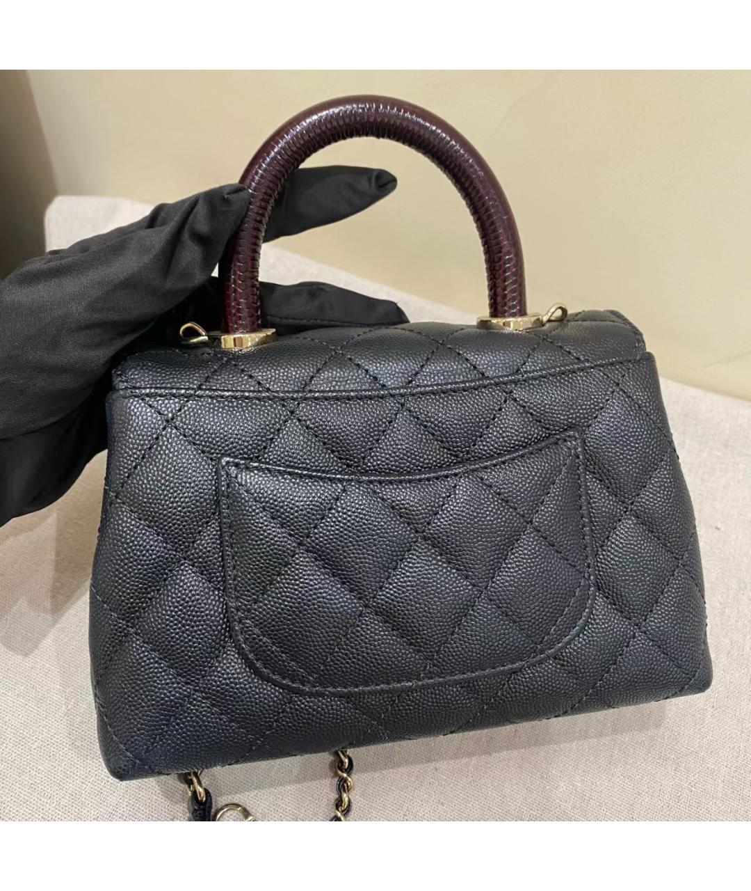 CHANEL Черная кожаная сумка с короткими ручками, фото 4