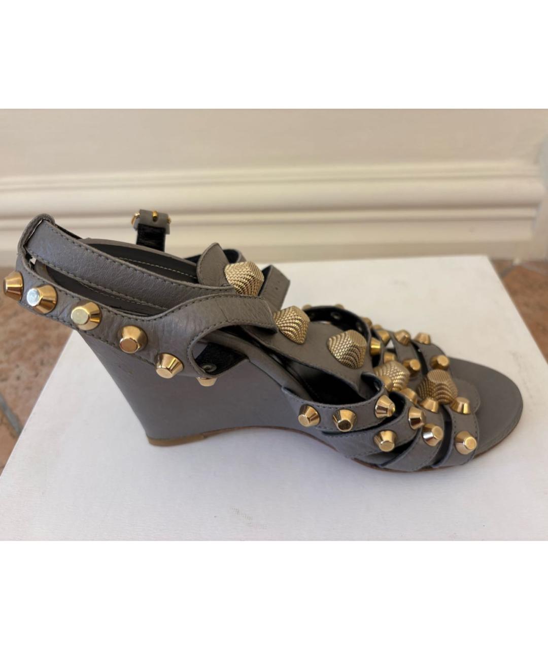 BALENCIAGA Серые кожаные босоножки, фото 5