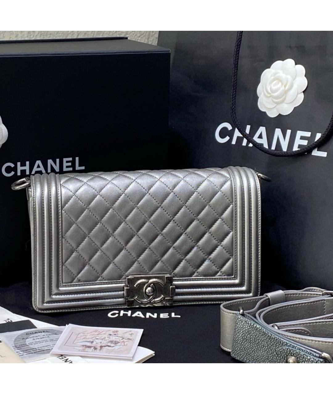 CHANEL Серебряная кожаная сумка через плечо, фото 2