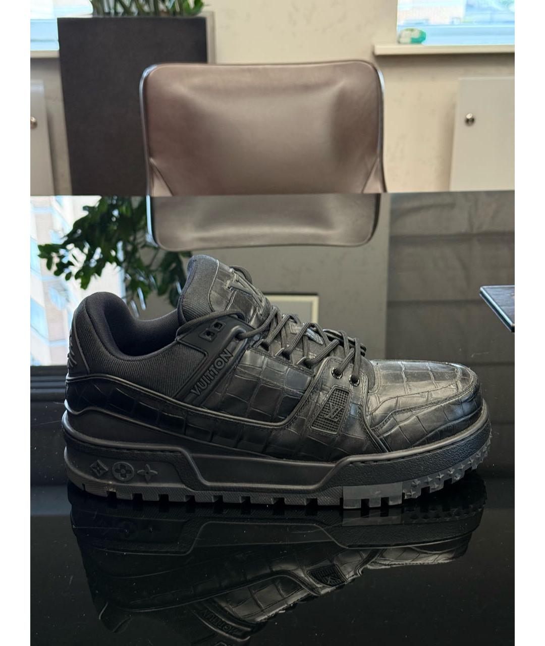 LOUIS VUITTON Черные низкие кроссовки / кеды из кожи крокодила, фото 5