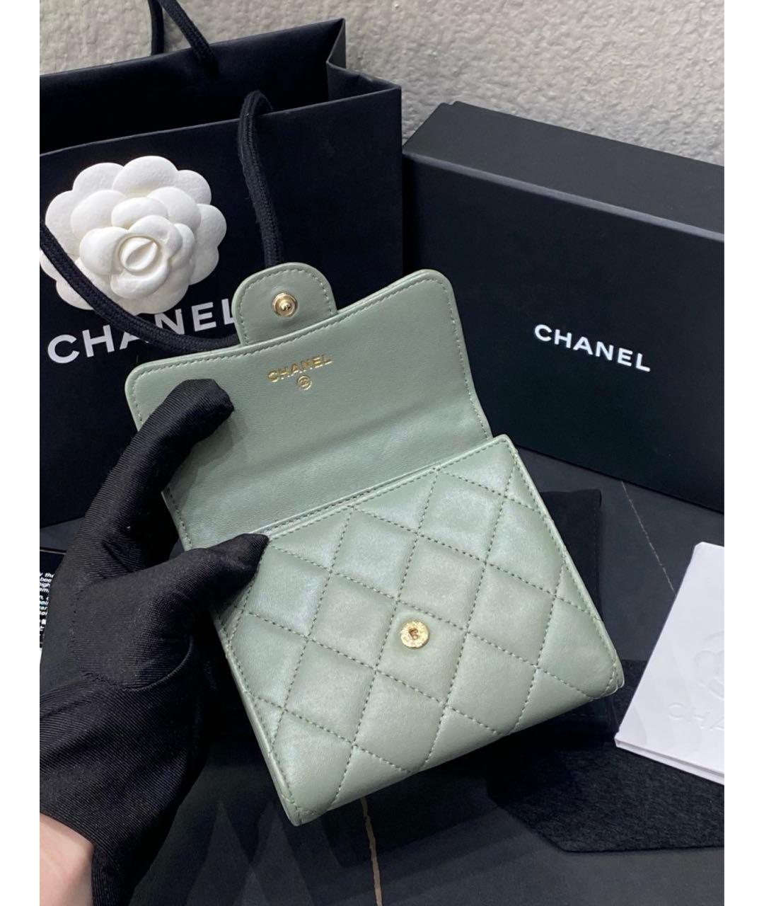 CHANEL Зеленый кожаный кардхолдер, фото 5