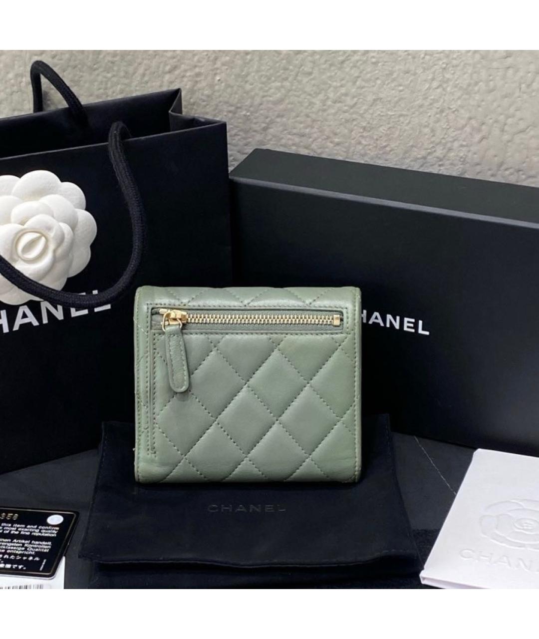 CHANEL Зеленый кожаный кардхолдер, фото 3