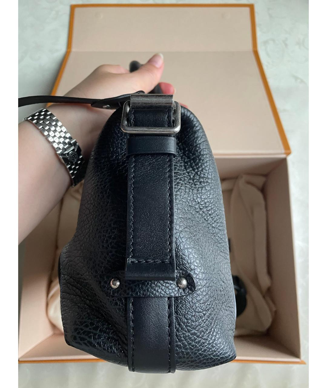 LOUIS VUITTON Черная кожаная сумка тоут, фото 5