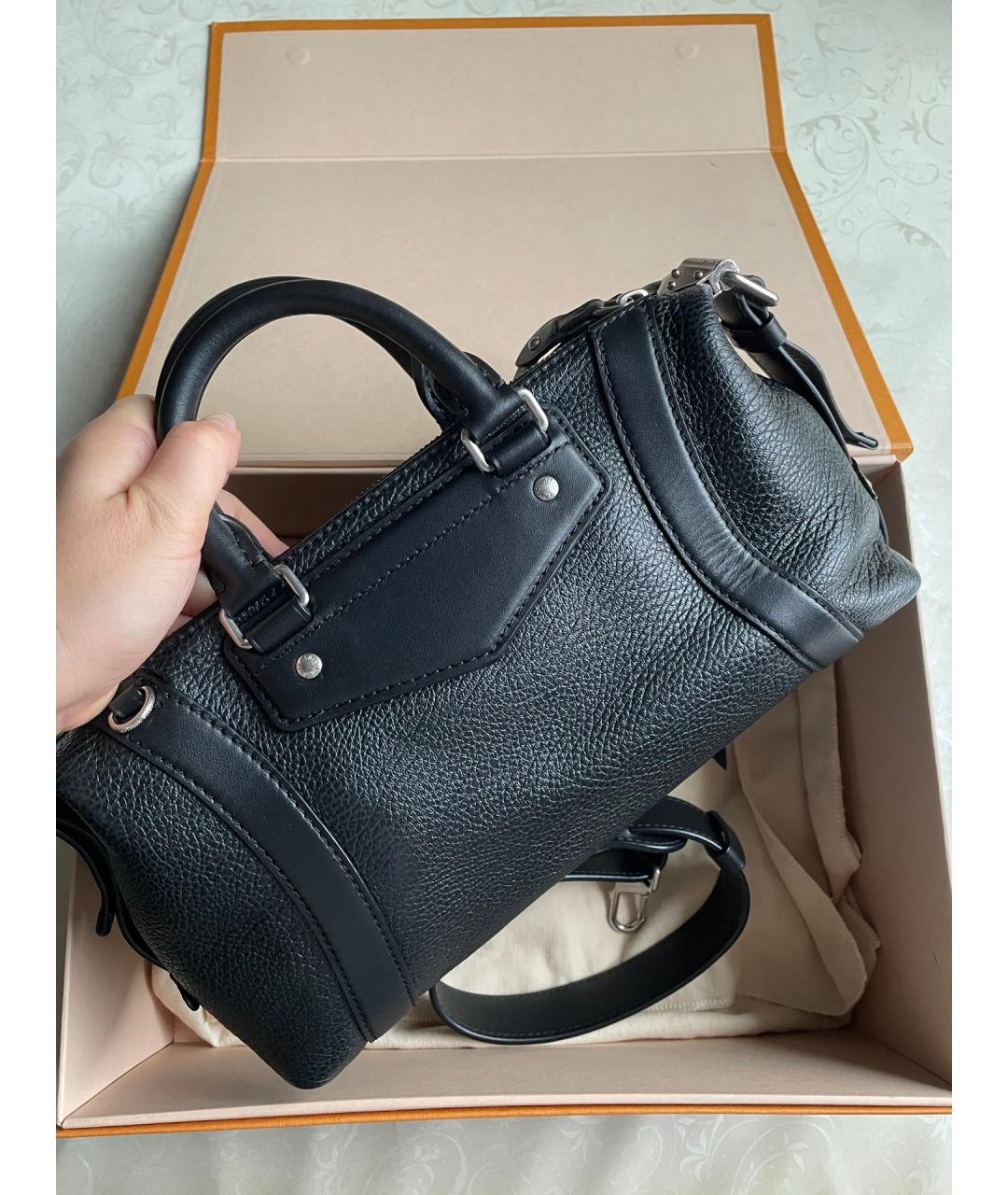 LOUIS VUITTON Черная кожаная сумка тоут, фото 3