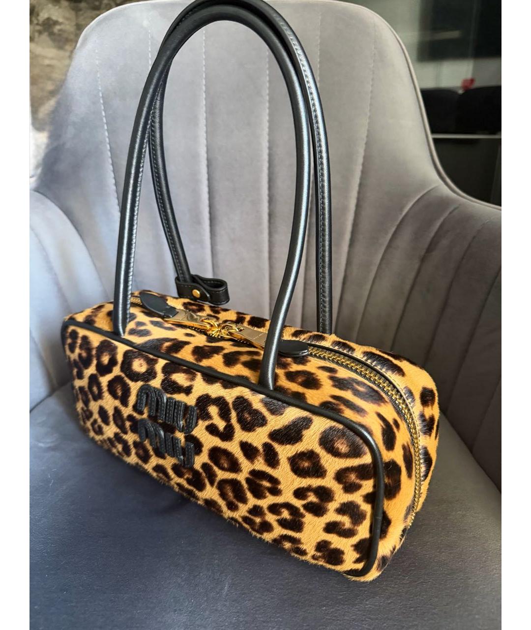 MIU MIU Коричневая кожаная сумка с короткими ручками, фото 2