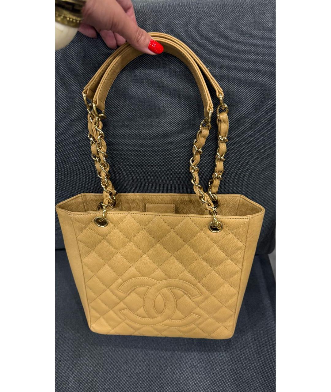 CHANEL Бежевая кожаная сумка тоут, фото 9