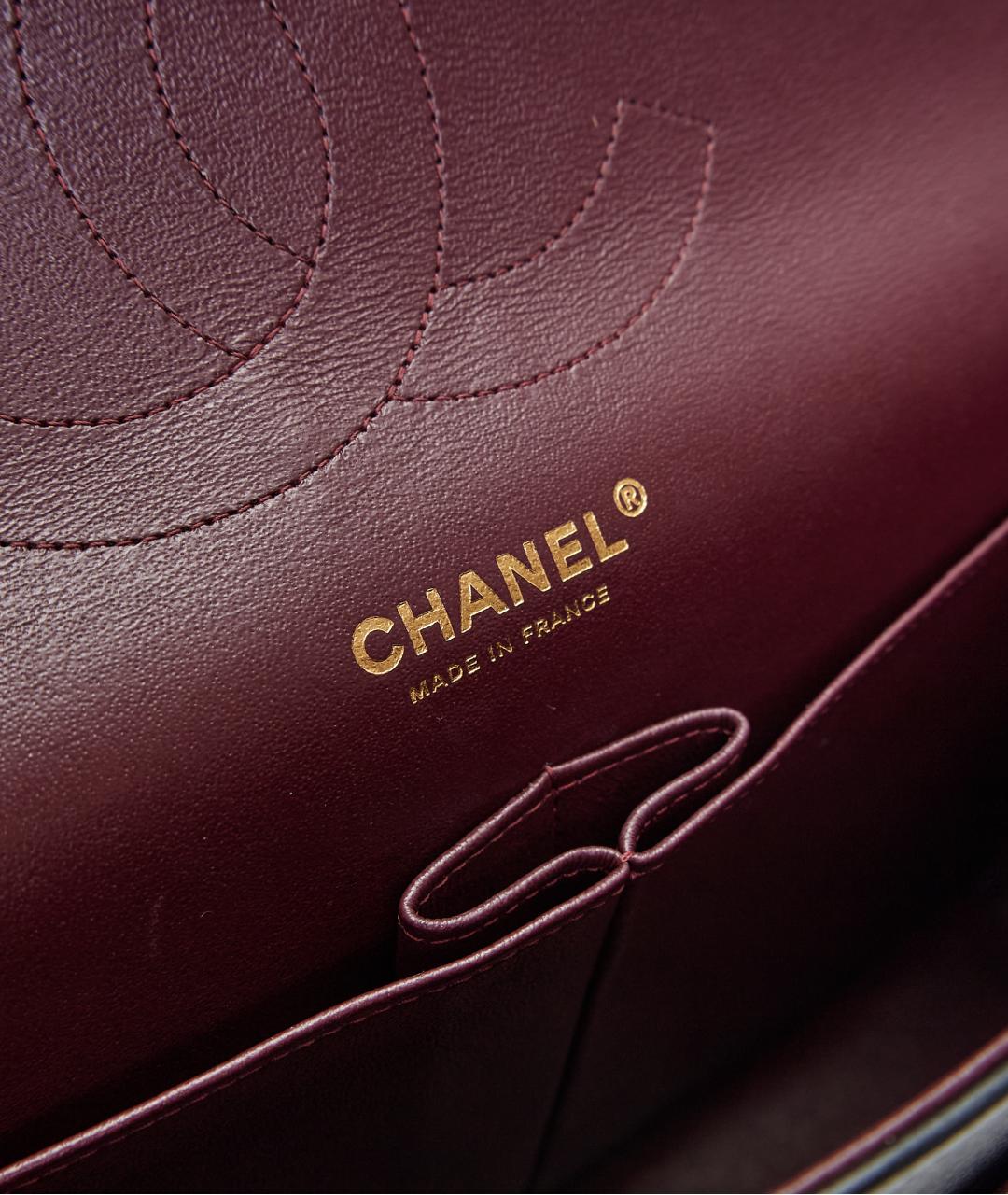 CHANEL Черная кожаная сумка с короткими ручками, фото 7